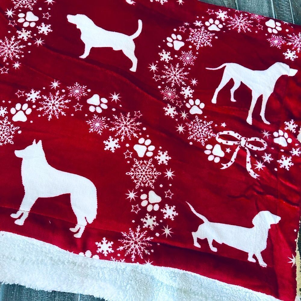 Christmas Dogs Snowflake Wreath Plush Sherpa Pet Throw Blanket